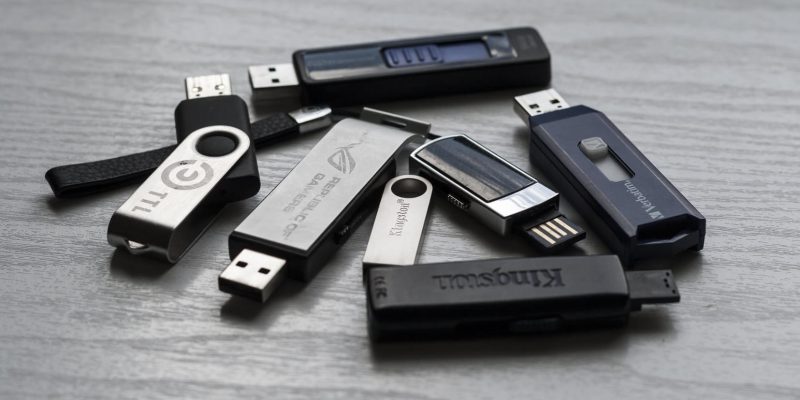 Como preparar el USB para sus sesiones de DJ perfecto. 7 Cosas que añadir y recomendaciones