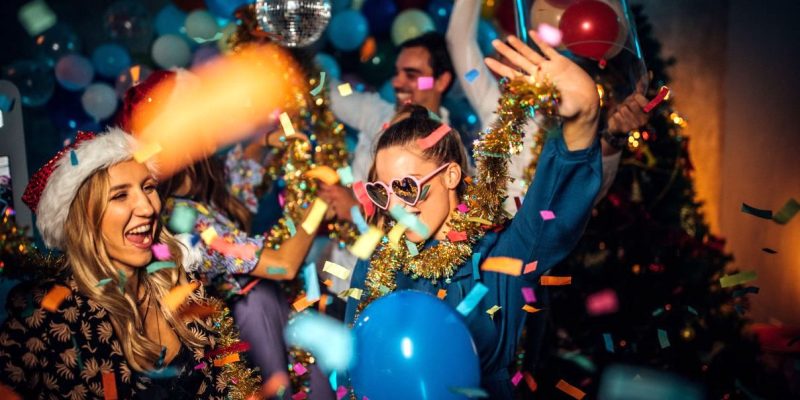 «¡Conviértete en DJ de las fiestas navideñas y fin de año!»